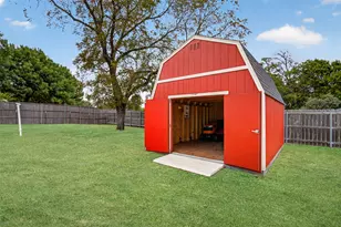 1010 Maple St, Farmersville, TX 75442 - Photo 25