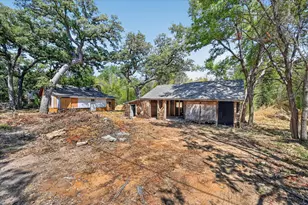 203 E 9th St, Shady Shores, TX 76208 - Photo 9