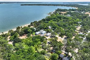 203 E 9th St, Shady Shores, TX 76208 - Photo 25