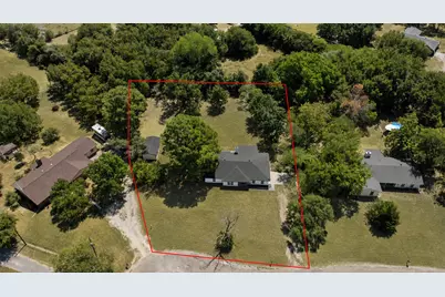 102 Amy Court, Burleson, TX 76028 - Photo 3