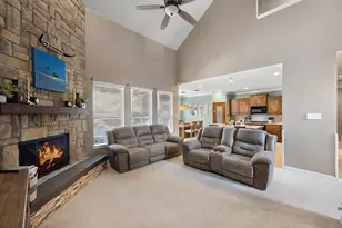 13801 Hunter Jake Dr, Fort Worth, TX 76052 - Photo 7