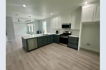 525 NW 17th Street, Grand Prairie, TX 75050 - Photo 3