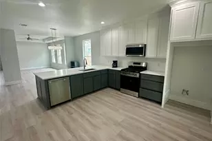 525 NW 17th St, Grand Prairie, TX 75050 - Photo 3