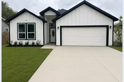525 NW 17th Street, Grand Prairie, TX 75050 - Photo 1