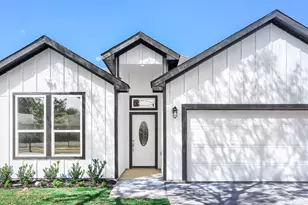 525 NW 17th St, Grand Prairie, TX 75050 - Photo 1