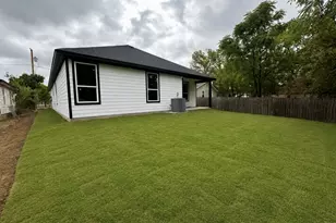 525 NW 17th St, Grand Prairie, TX 75050 - Photo 13