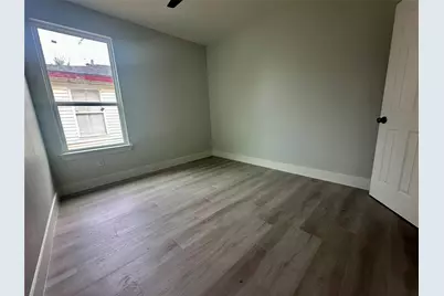 525 NW 17th Street, Grand Prairie, TX 75050 - Photo 5