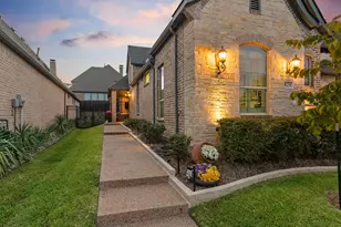 828 Royal Minister Blvd, Lewisville, TX 75056 - Photo 3