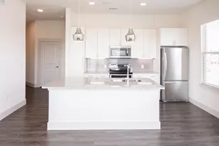 2101 W Rosedale St, Fort Worth, TX 76104 - Photo 5