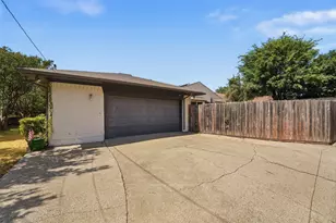 4730 Chilton Dr, Dallas, TX 75227 - Photo 35