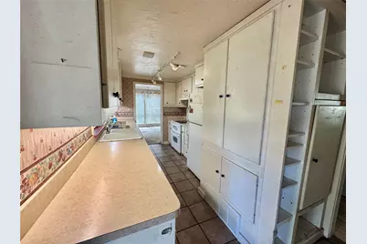 122 Pawnee Trail, Gainesville, TX 76240 - Photo 9