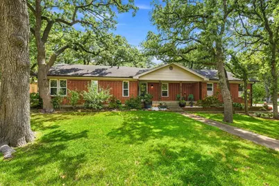 307 Shadow Lane, Euless, TX 76039 - Photo 3