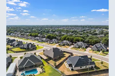 800 Gallant Fox Road, Hewitt, TX 76643 - Photo 37