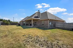 800 Gallant Fox Rd, Hewitt, TX 76643 - Photo 29