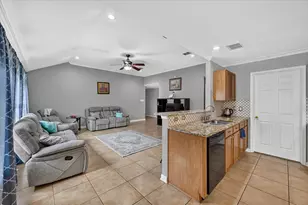5530 Mandarin Way, Dallas, TX 75249 - Photo 9