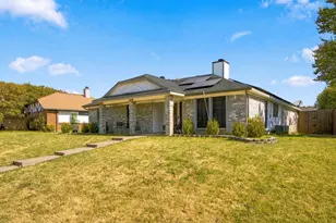 1553 Autumn Breeze Ln, Lewisville, TX 75077 - Photo 3