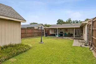 1513 Meadow Way, Garland, TX 75042 - Photo 23