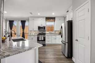 804 Summit Pointe, Lewisville, TX 75077 - Photo 9