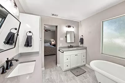 12235 Treeview Lane, Farmers Branch, TX 75234 - Photo 19