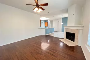 429 N Waterford Oaks Dr, Cedar Hill, TX 75104 - Photo 9