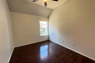 429 N Waterford Oaks Dr, Cedar Hill, TX 75104 - Photo 3
