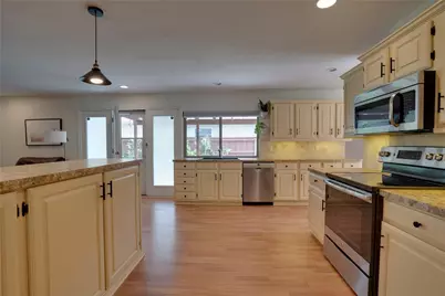 8515 Londonderry Lane, Dallas, TX 75228 - Photo 11