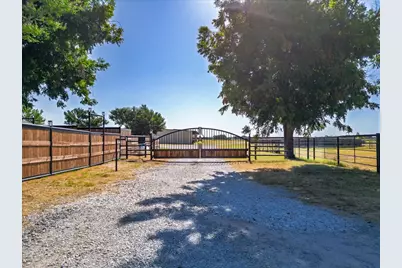 820 Walker Lane, Brock, TX 76066 - Photo 3