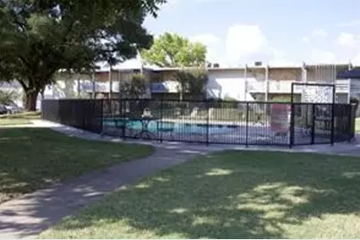 109 Harbor Drive #105, Runaway Bay, TX 76426 - Photo 3
