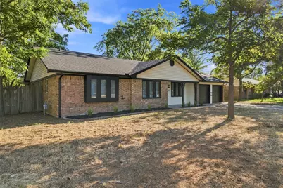 612 Simpson Terrace, Bedford, TX 76021 - Photo 3