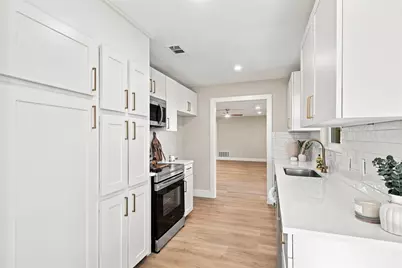 612 Simpson Terrace, Bedford, TX 76021 - Photo 9