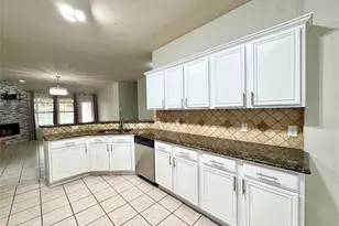 2812 Park Pl Dr, Grand Prairie, TX 75052 - Photo 19