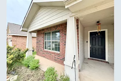 2812 Park Place Drive, Grand Prairie, TX 75052 - Photo 3