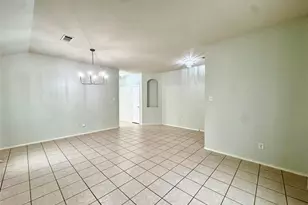2812 Park Pl Dr, Grand Prairie, TX 75052 - Photo 9