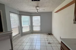 2355 Woodvine Ct, Grand Prairie, TX 75052 - Photo 13