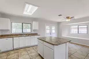 2428 Winford Dr, Grand Prairie, TX 75052 - Photo 11