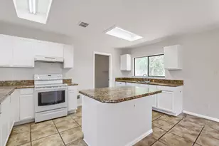2428 Winford Dr, Grand Prairie, TX 75052 - Photo 9