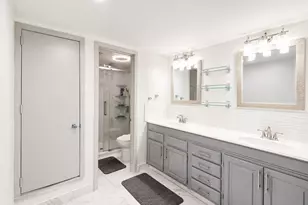 2113 Oakwood Ln, Arlington, TX 76012 - Photo 13
