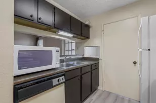 5981 Arapaho Rd, Dallas, TX 75248 - Photo 9