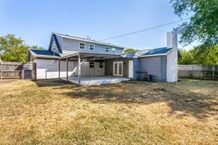 725 Hawthorne Ln, Grand Prairie, TX 75052 - Photo 25