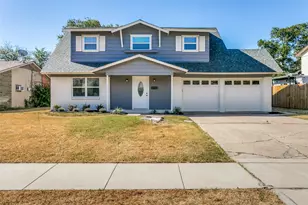 725 Hawthorne Ln, Grand Prairie, TX 75052 - Photo 1