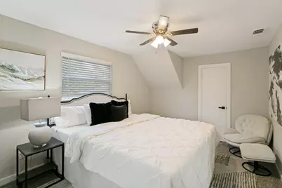 725 Hawthorne Lane, Grand Prairie, TX 75052 - Photo 13