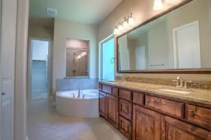 7124 Isle Royal Ln, Irving, TX 75063 - Photo 13