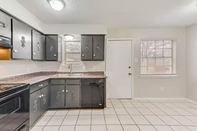 1728 Sanford #J, Arlington, TX 76012 - Photo 5