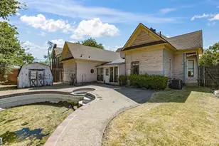 504 W Knox St, Ennis, TX 75119 - Photo 37