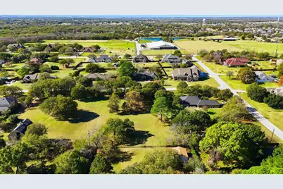 370 Oakview Drive, Double Oak, TX 75077 - Photo 9