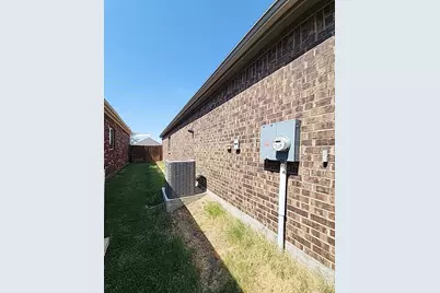 10318 Thunderwood Drive, Aubrey, TX 76227 - Photo 9