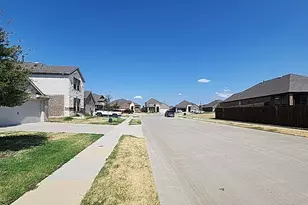 10318 Thunderwood Dr, Aubrey, TX 76227 - Photo 3