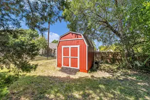 705 Poage Dr, Woodway, TX 76712 - Photo 37