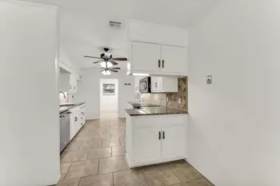 705 Poage Drive, Woodway, TX 76712 - Photo 9