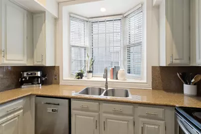 4231 Holland Avenue #D, Dallas, TX 75219 - Photo 11